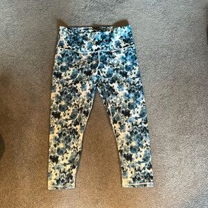 Gaiam crop yoga leggings in white L